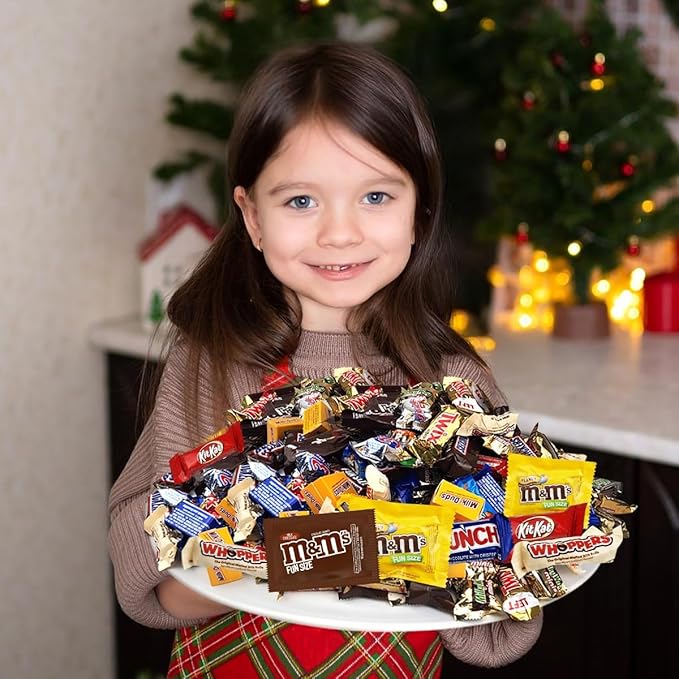 Chocolate Candy variety pack - Bulk 5 pound, Assorted Bulk Chocolate Mix, Office Candy Assortment for Birthday Party, Holiday, Kids, College Students & Adults.