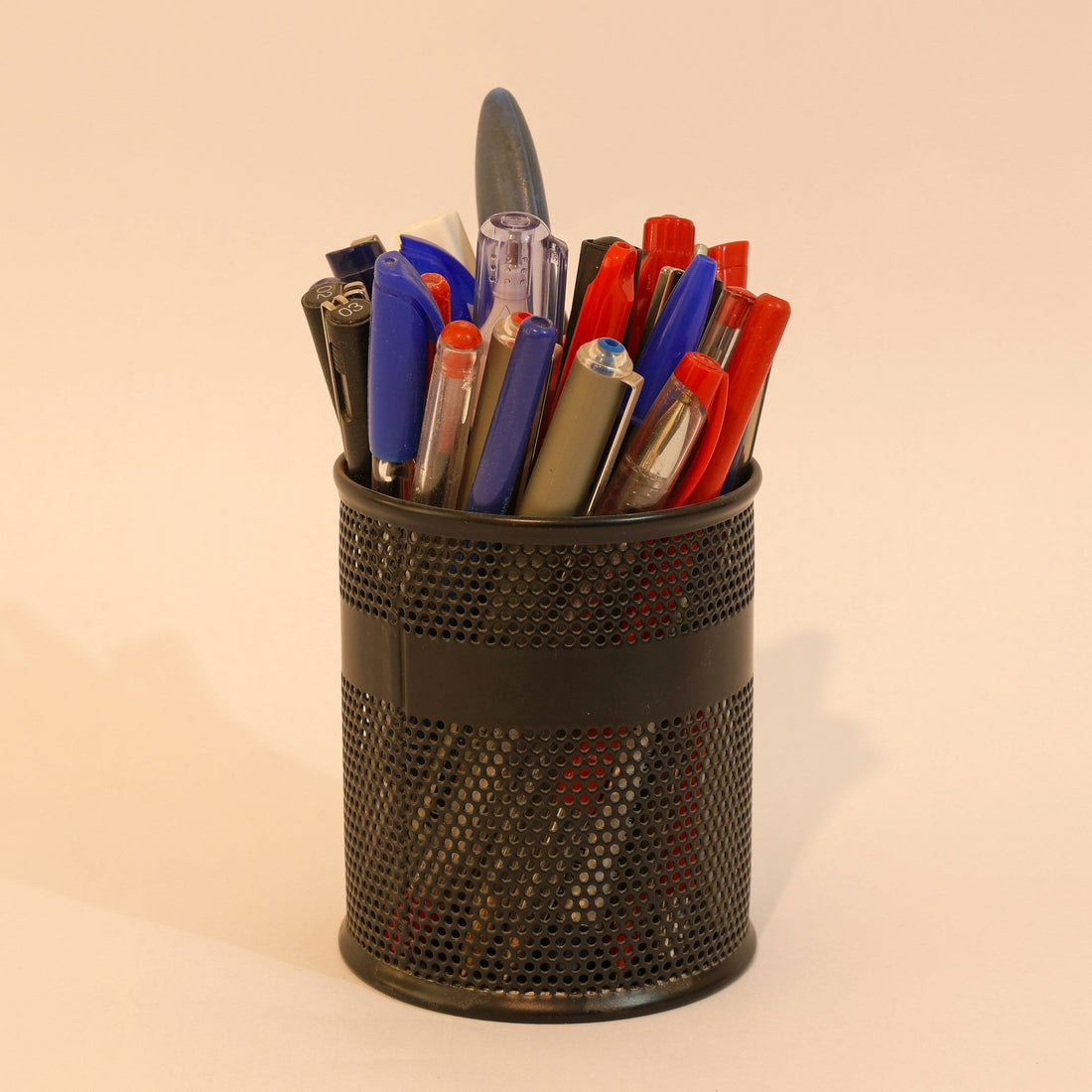 Best Pens and Writing Tools for Office Use - TrueDesk