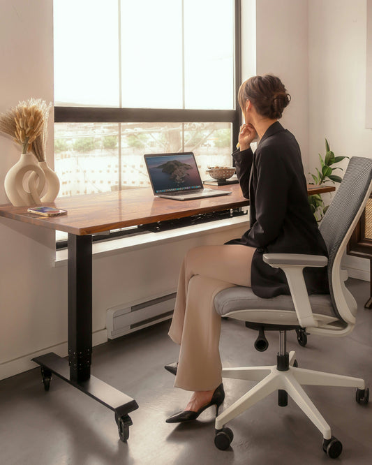 How to Choose the Right Office Chair for Long Work Hours - TrueDesk