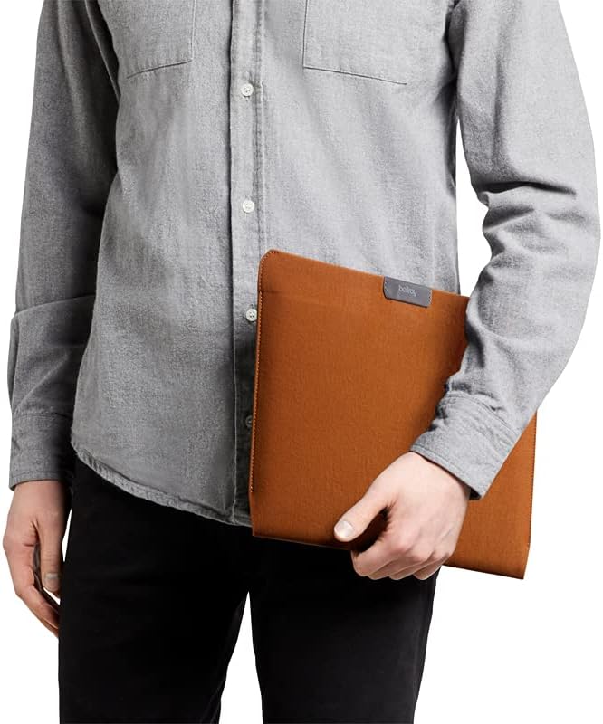 Bellroy Laptop Sleeve (Fits 14 Inch Laptop or MacBook, Slim Protective Case with Magnetic Closure) - Bronze
