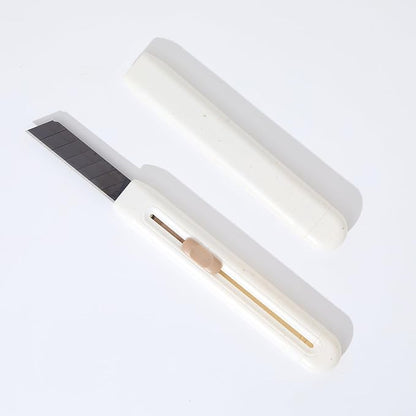 Retractable Box Cutter, Blackened Antirust, 8-section Blade, Guide Smooth and Durable, Sharp and Secure, Box Cutters for Office Home, Crafts Cartons Cardboard Paper Premium Cutter for Home 2 pcs