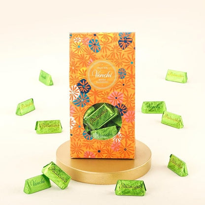 Venchi Gianduiotto Pistachio White Chocolate 29 Piece Elegant Gift Box – Creamy and Rich Pistachio Paste Filling & Slightly Salted White Chocolate – A True Venchi Classic – Preservative & Gluten Free