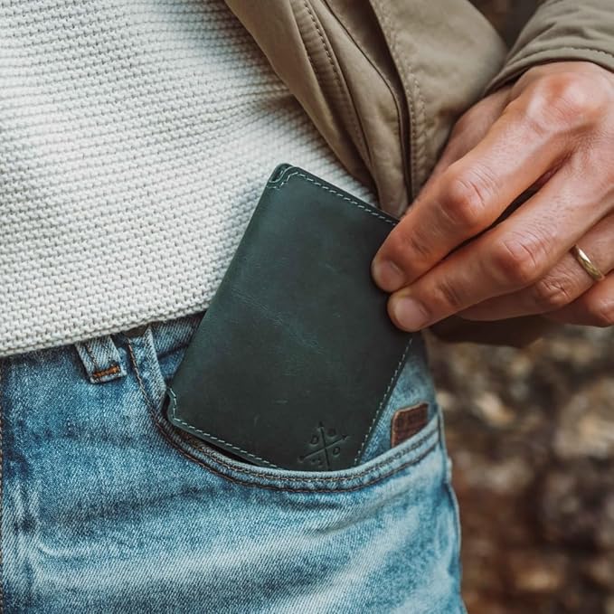 CLOUD Wallet Slim Minimalist — Magnetic Closure, Lightweight Design, Quick Access Pull Tab - Top Grain Leather Front Pocket Wallet (Green)