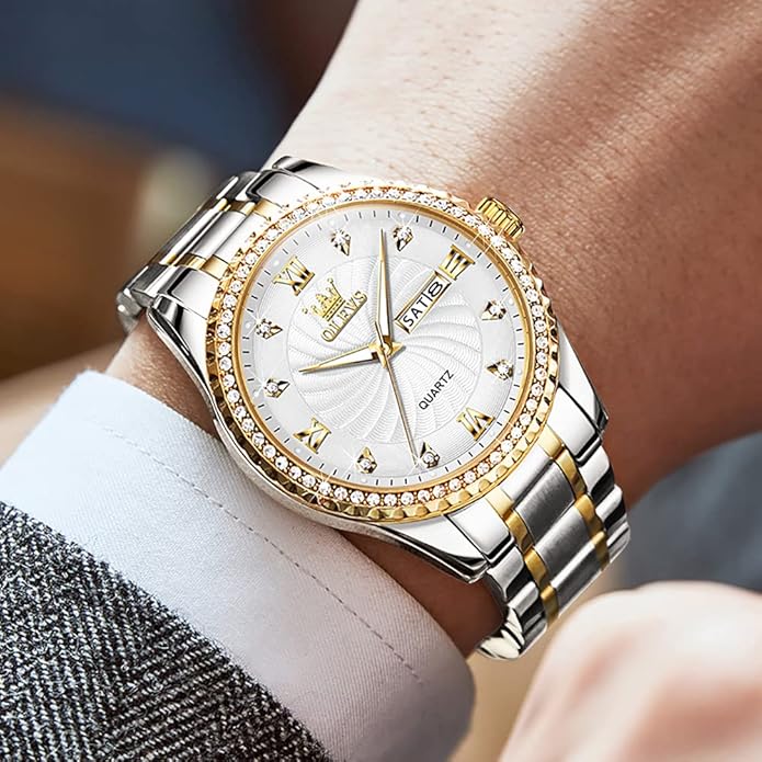 Men's Casual Stainless Steel Watch, Big Face Easy to Read Analog Quartz Watch with Day and Date, Classic Waterproof Diamond Roman Arabic Numerals Dial Dress Watch for Men, Gold Silver Black Band