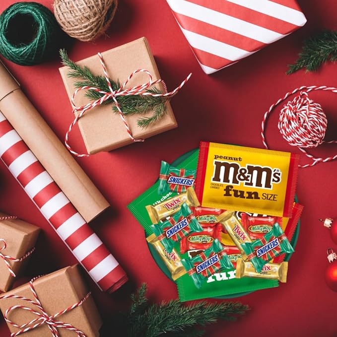 M&M'S Milk Chocolate, M&M'S Peanut, SNICKERS, TWIX, & MILKY WAY Fun Size and Mini Chocolate Christmas Candy Individually Wrapped Stock Stuffers Holiday Variety Pack, 160 Piece Bulk Bag (Pack of 2)