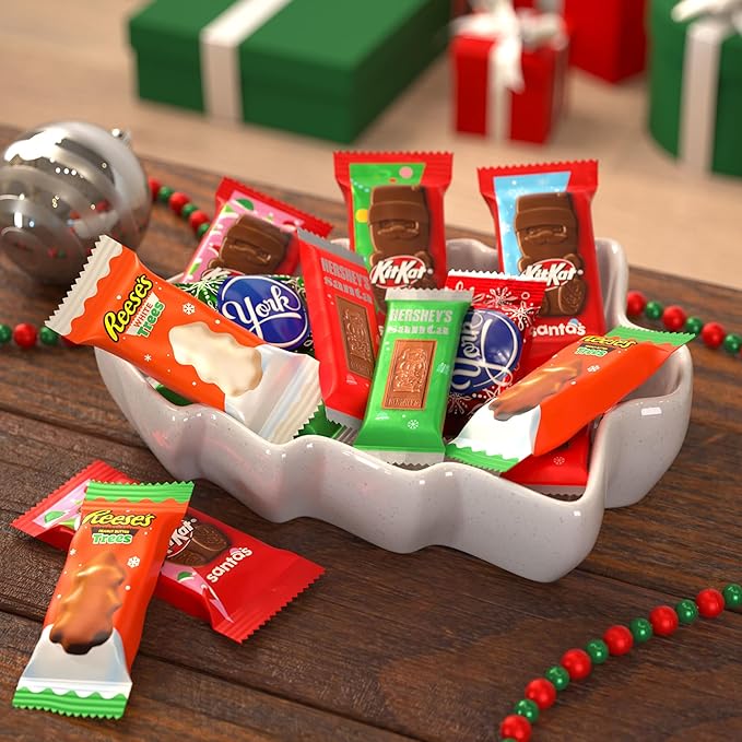 Hershey Assorted Flavored, Christmas Candy Bulk Bag, 32.45 oz