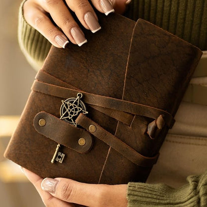 LEATHER VILLAGE Leather Bound Vintage Journal for Women & Men - 7"X5"(A7), Rustic Mocha Brown, 200 Pages of Handmade Deckle Edges Watercolor Paper - Antique Lock Closure - Book of Shadow