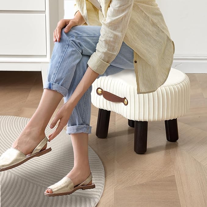 Small Footstool with Handle, Velvet Ottoman Foot Rest with Padded Seat, Curved Foot Stool with Wooden Legs, Portable Foot Rest for Living Room, Bedroom, Entryway, White