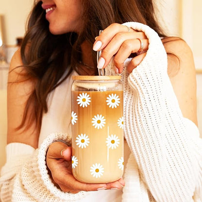 Cute Glass Cups with Lids and Straws, Daisy Flower Iced Coffee Smoothie Matcha Cup Tumbler Christmas Birthday Gifts for Women Sister Friend Her Preppy Teenage Girls Teen Girl Gifts Trendy Stuff Things