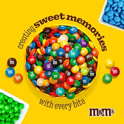 M&M’S WORLD Red Milk Chocolate Candy, 2lbs of M&M'S in Resealable Pack for Candy Bars, Birthday Parties, Christmas Chocolate, Valentine's Day, 4th of July, Dessert Tables & DIY Party Favors