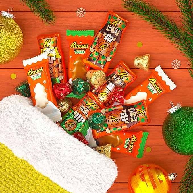 REESE'S Assorted Flavored Peanut Butter Shapes, Christmas Candy Bag, 31.94 oz